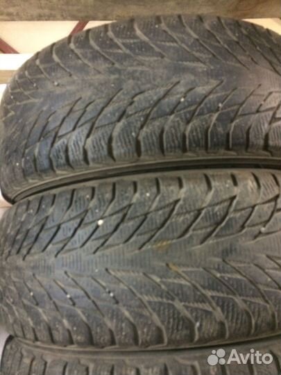 Nokian Tyres Hakkapeliitta R2 215/60 R16