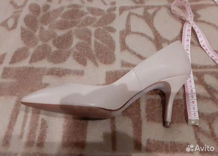 Туфли Zara бежевые