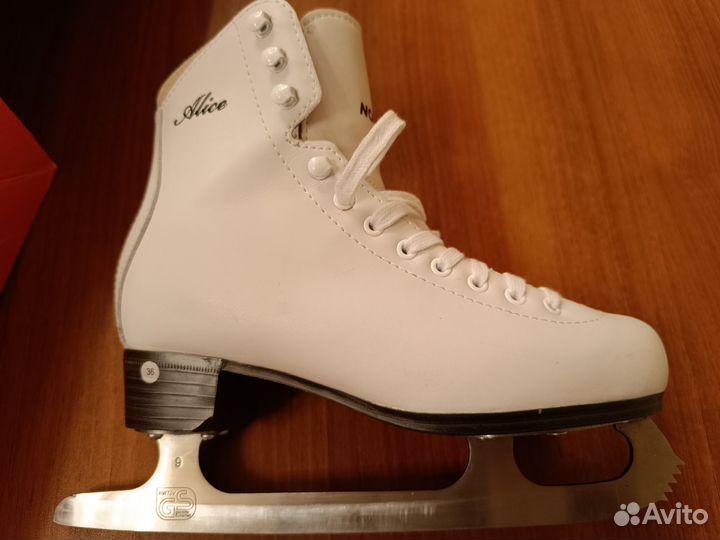 Коньки фигурные