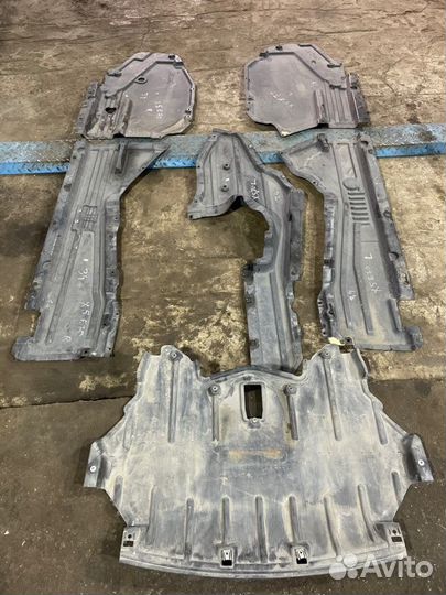 Защита днища кузова Bmw X5 E70 3.0 N52B30 2008