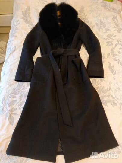 Пальто женское с меховым воротником
