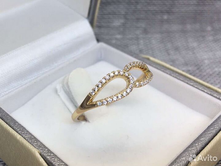 Кольцо женское с фианитами