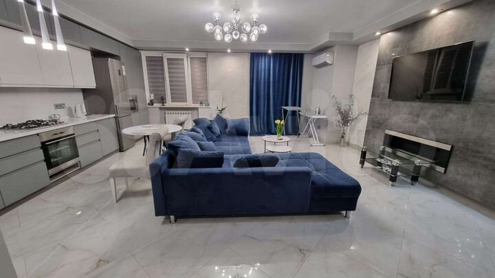 2-к. квартира, 70 м², 2/10 эт.