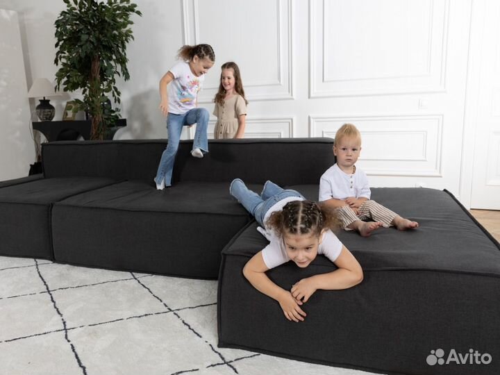 Диван со спальным местом 2700х1650 мм