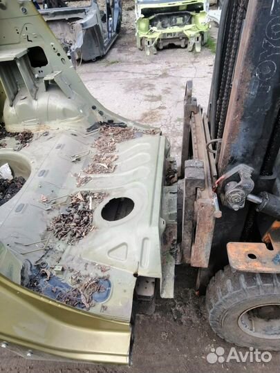 Задняя часть кузова Renault Sandero Stepway 2