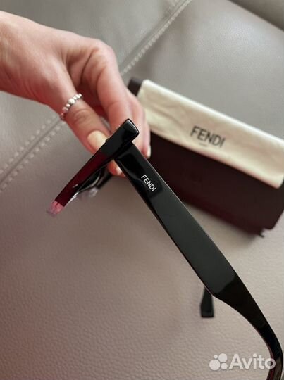 Солнцезащитные очки