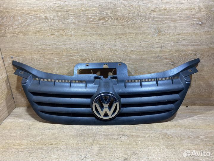 Решетка радиатора VW Touran 2003-2006 Арт. 130239