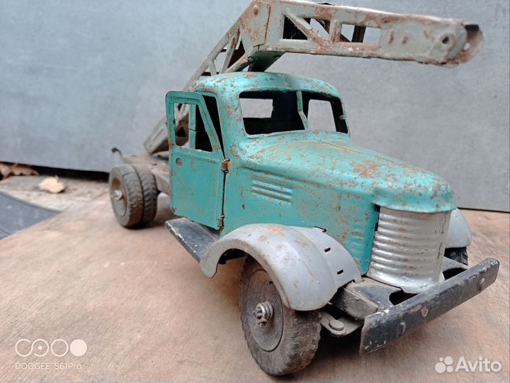 Автокран игрушка