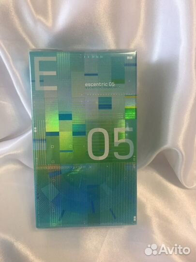 Escentric molecules 05 escentric