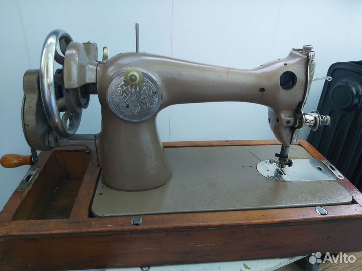 Машинка швейная пмз им. Калинина. СССР