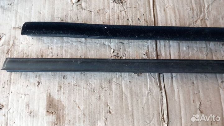 Escape тайванец 2007-09 бархотки задн правой двери