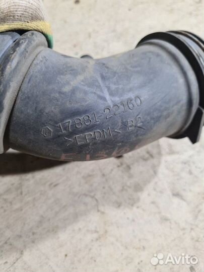 Патрубок воздушного фильтра Toyota Corolla E150