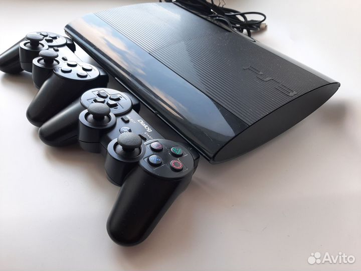 Sony playstation 3 прошитая + 2 джойстика