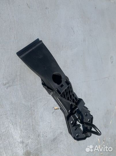 Крюк капота audi a6 c7 замок а6 с7