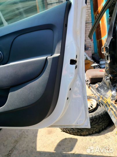 Дверь передняя правая Renault Logan, II 2016