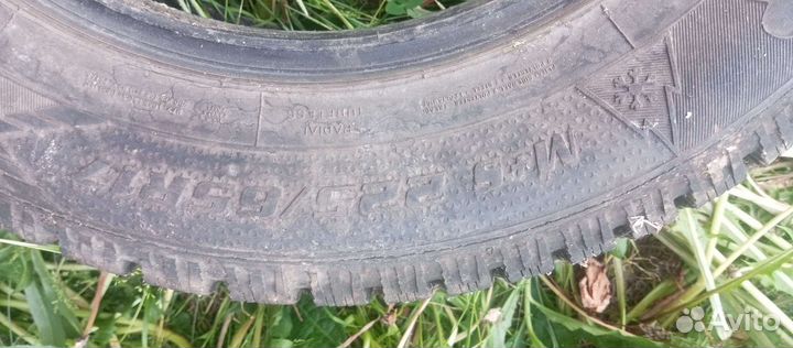 Goodyear UltraGrip 500 225/65 R17