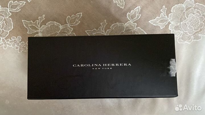 Солнцезащитные очки женские Carolina Herrera