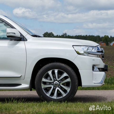 Крыло переднее правое в цвет Toyota Land Cruiser