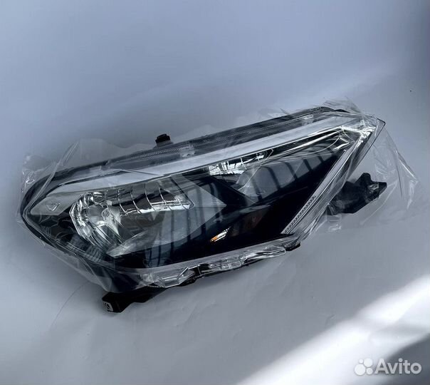 Фара передняя правая для FAW Jetta VA3