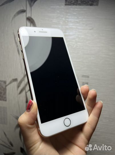 iPhone 8 Plus, 64 ГБ