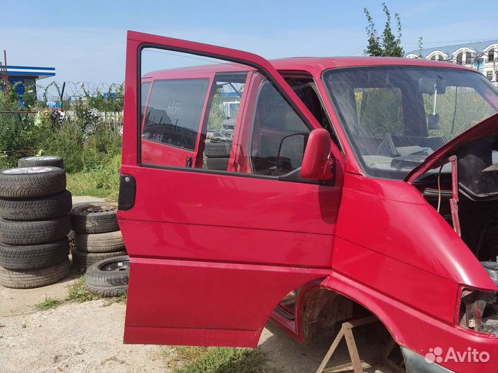Дверь правая VW T4.Фольксваген Т4