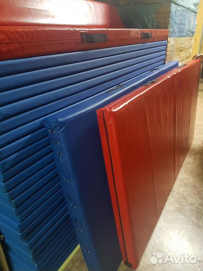 Продам боксерский мешок (новые), шлема.перчатки