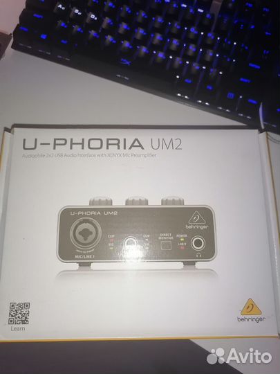 Звуковая карта behringer um2