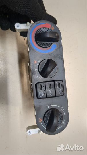 Переключатель отопителя Nissan Terrano 2, 2004