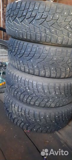 Dunlop SP Winter Ice 02 215/50 R17