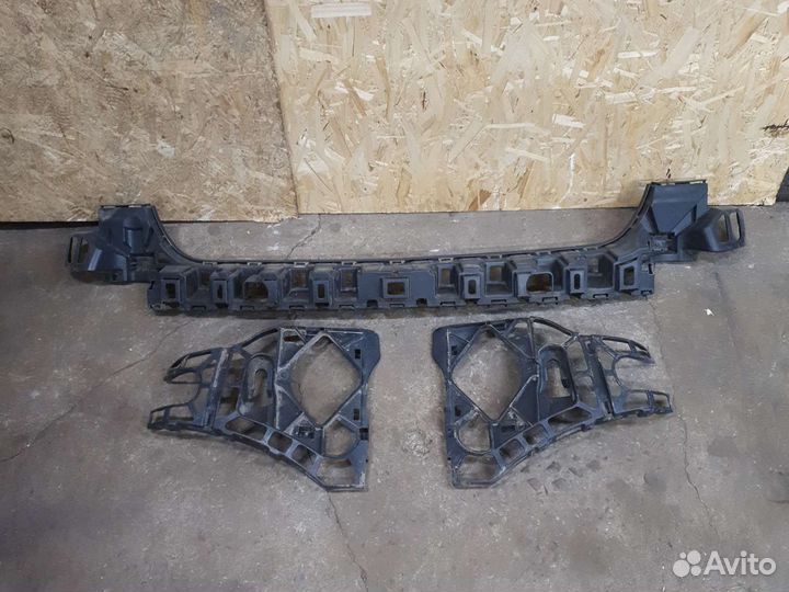 Крноштейн заднего бампера w164 mercedes ml