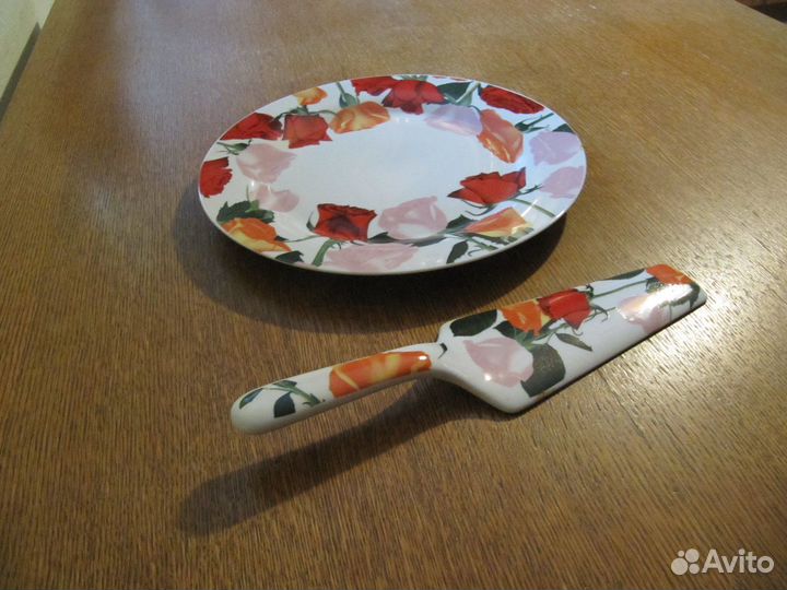 Блюдо для праздника с лопаткой фарфор 27 см