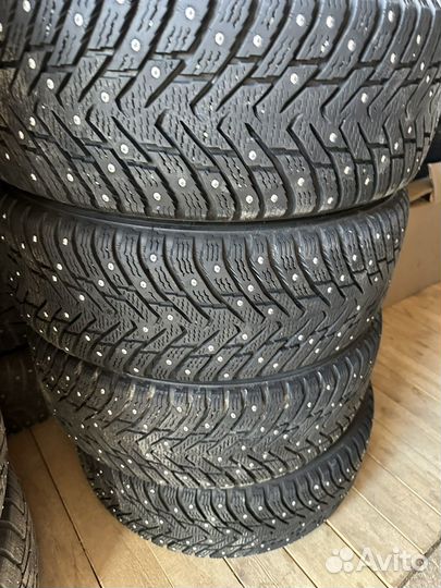 Nokian Tyres Hakkapeliitta 8 215/60 R16