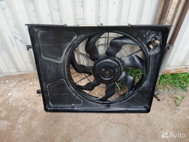 Диффузор радиатора в сборе на kia ceed