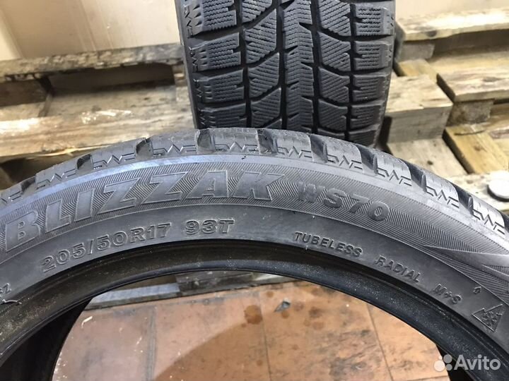 Bridgestone Blizzak WS-70 205/50 R17 93T