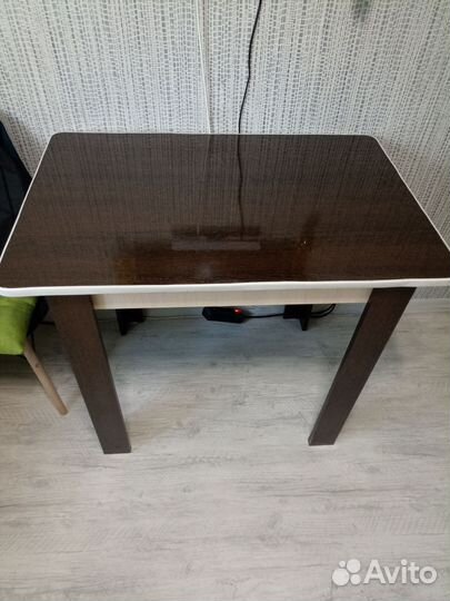 Кухонный стол