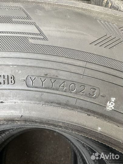 Yokohama BluEarth-XT AE61 215/65 R16 98H