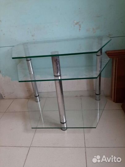 Журнальный стол стеклянный