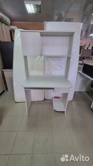 Стол компьютерный новый