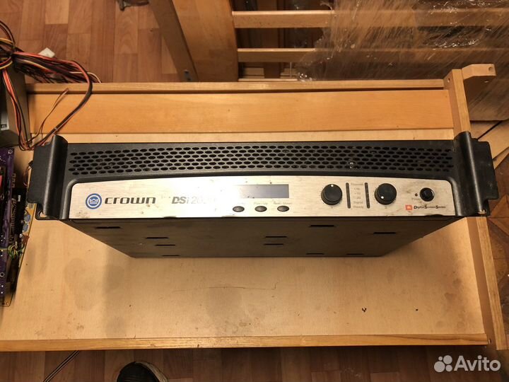 Профессиональный усилитель Crown DSi 2000