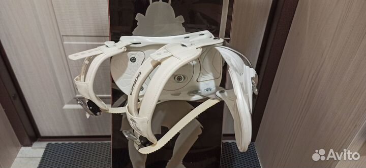 Продаю сноуборд с креплениями