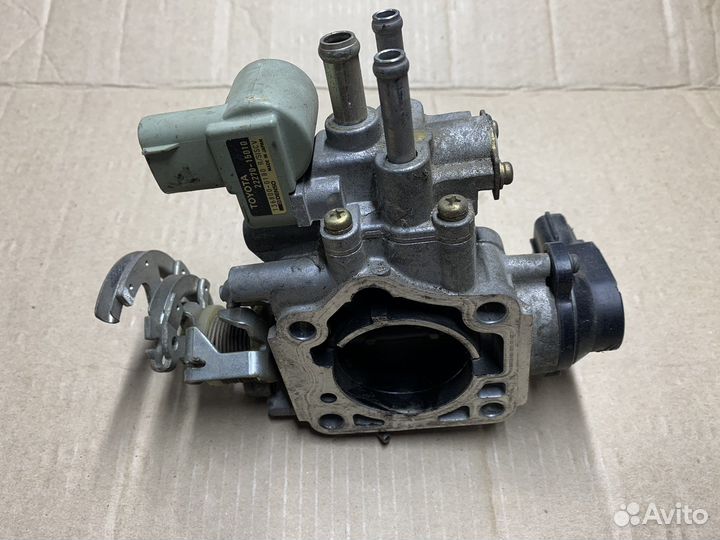 Дроссельная заслонка Toyota Carina E