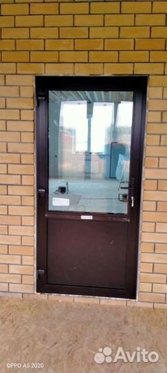 Дверь пластиковая входная