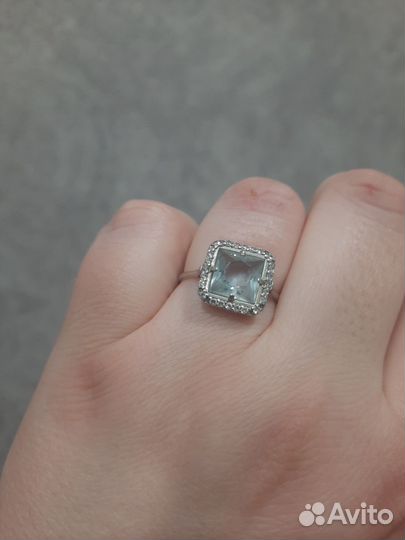 Серебряное кольцо с голубым топазом 20 размера
