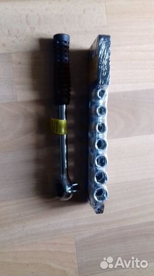 Набор торцевых головок с трещеточным ключем