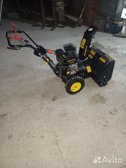 Снегоуборщик бензиновый чемпион