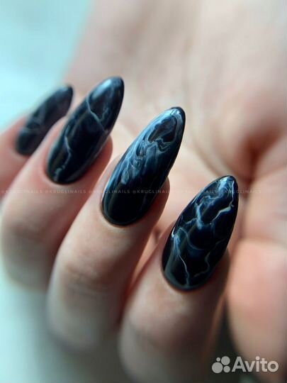 Маникюр педикюр