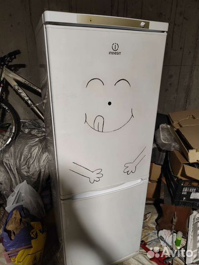 Холодильник бу indesit