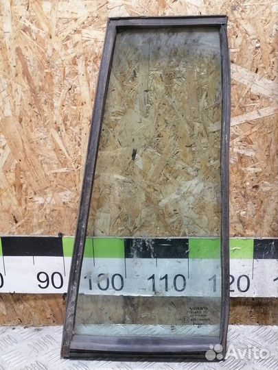 Стекло двери задней правой форточка Volvo 700 seri