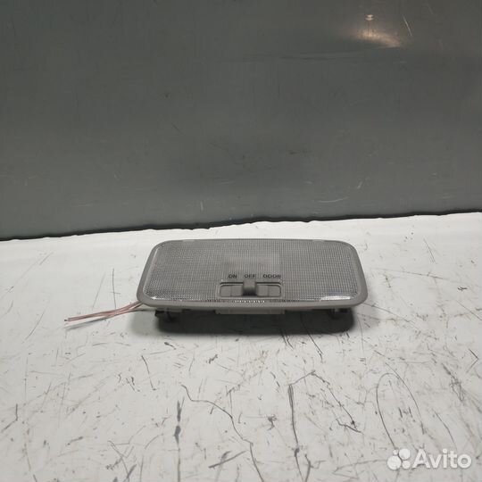 Плафон освещения салона задний Toyota RAV4 XA30