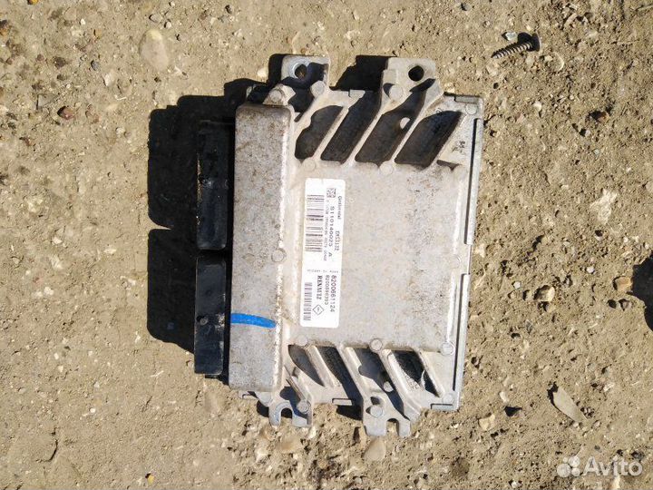 Блок управления двигателем Renault Logan K7J 2009